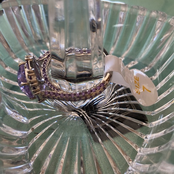 BEAUTIFUL RING - Lab Created Light Amethyst - Picture 3 of 4